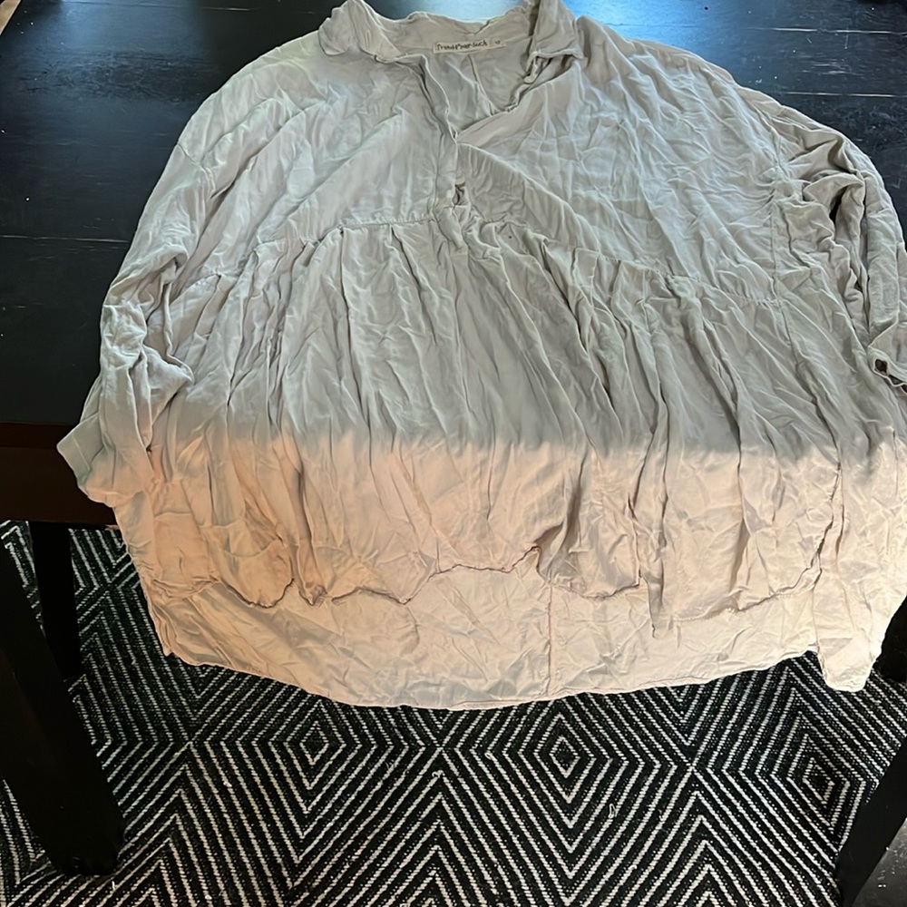 Transit Par Such in size 4 long sleeve blouse bust 22” length 28”
